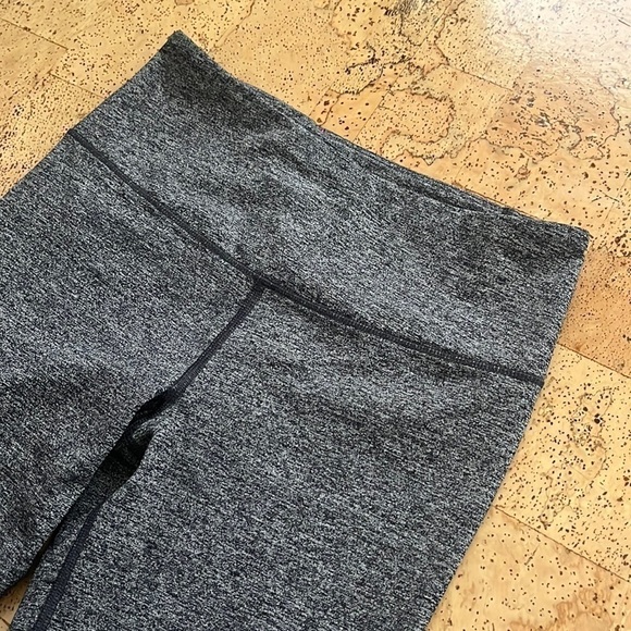 VICTORIA Secret’s VSX Sport Gray Knockout Crop Leggings - Picture 3 of 7
